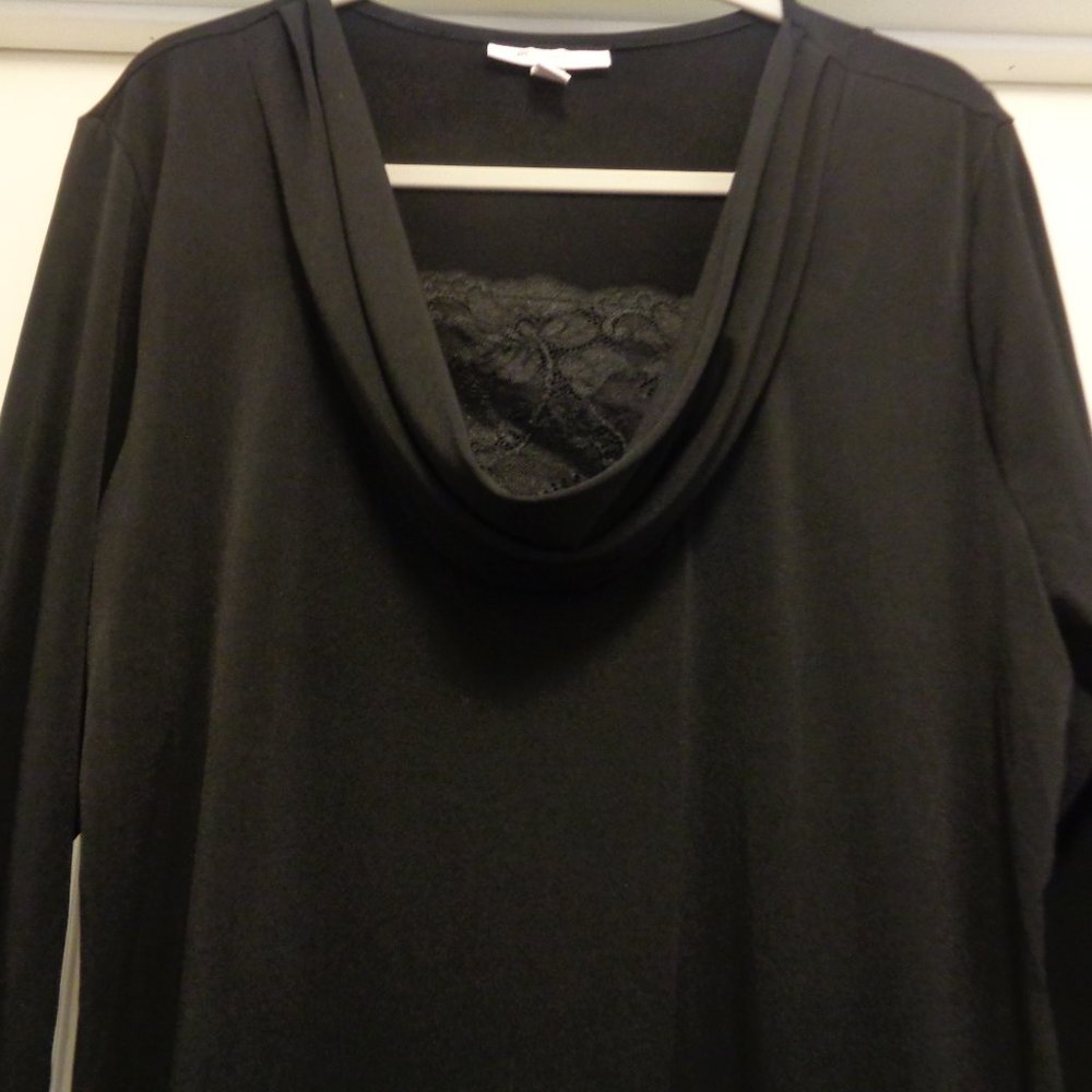 M COLLECTION BLACK KNIT TOP W LACE BODICE INSET X LG